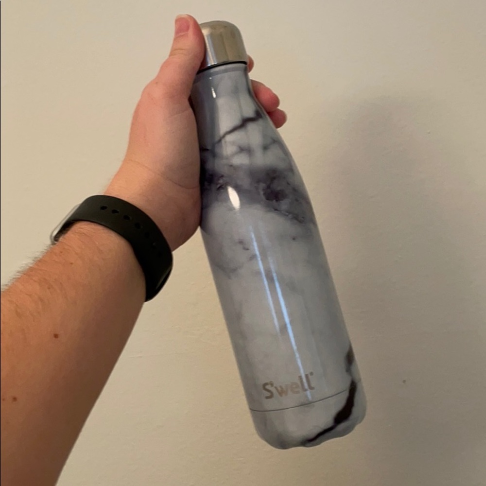 Swell water bottle